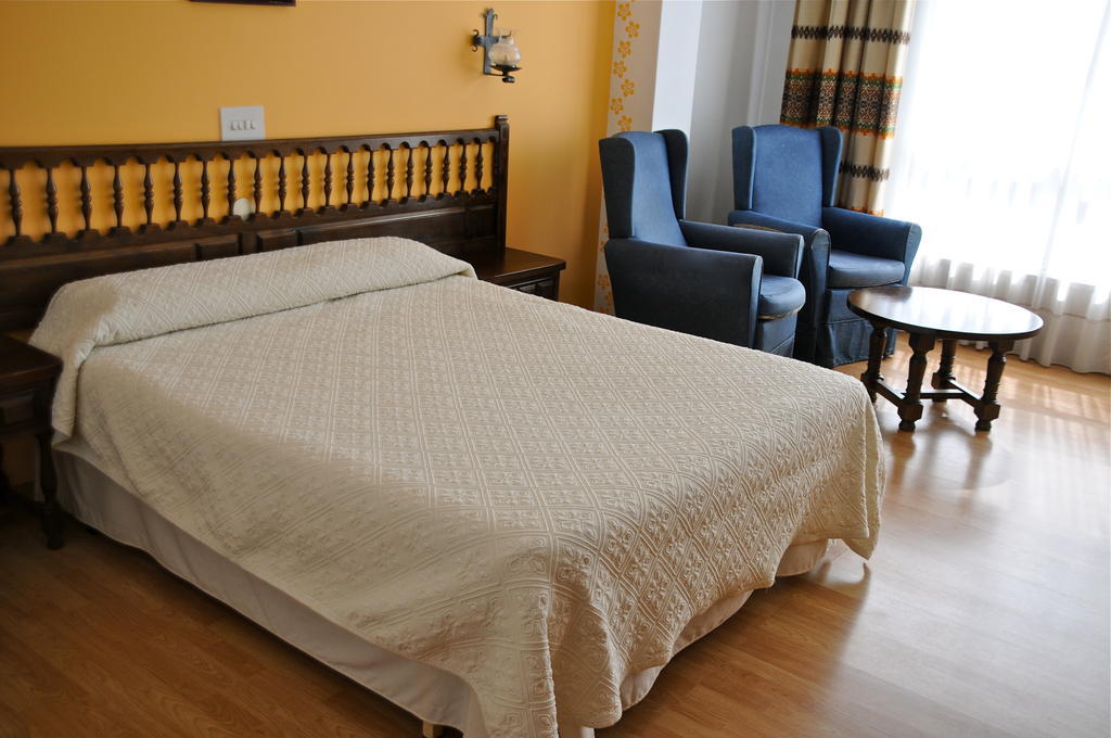 Hotel Eumesa Puentedeume Room photo